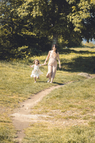 Séance Grossesse capturée par May Jolies Photos en avril 2025