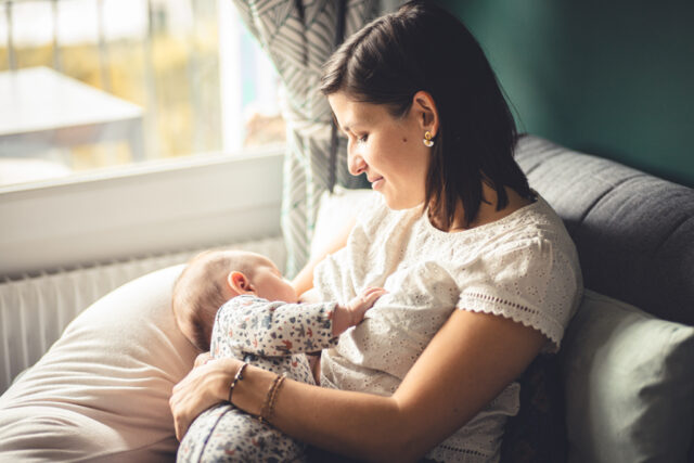 Séance Bébé M capturée par May Jolies Photos en novembre 2024